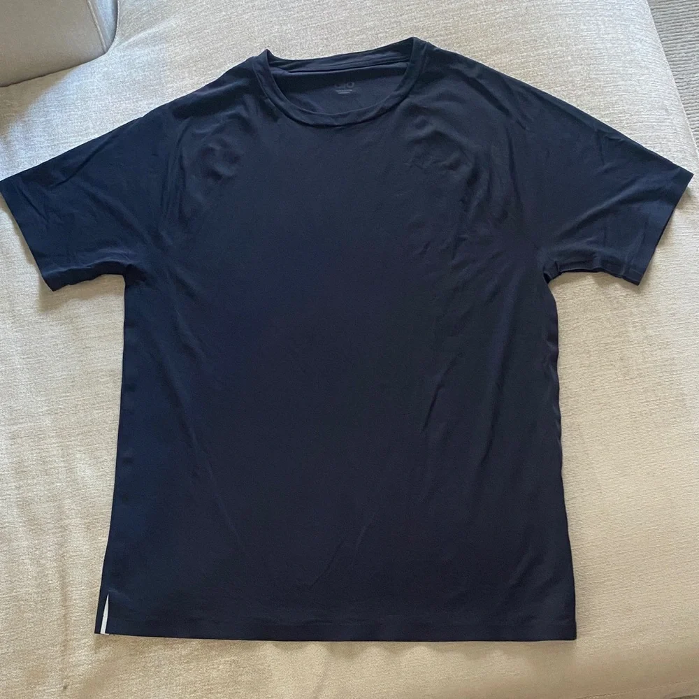 Alo Men’s Navy Blue Short Sleeve Workout Shirt Size M - Picture 2 of 8